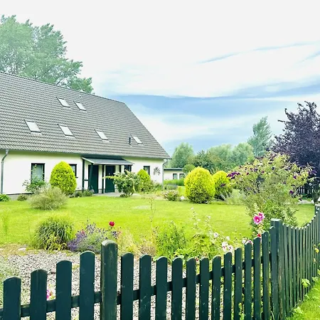 F-1112 Haus Strandnah, Terrasse Casa de Férias